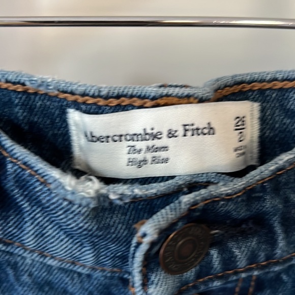 Abercrombie The Mom Jeans - Picture 3 of 4
